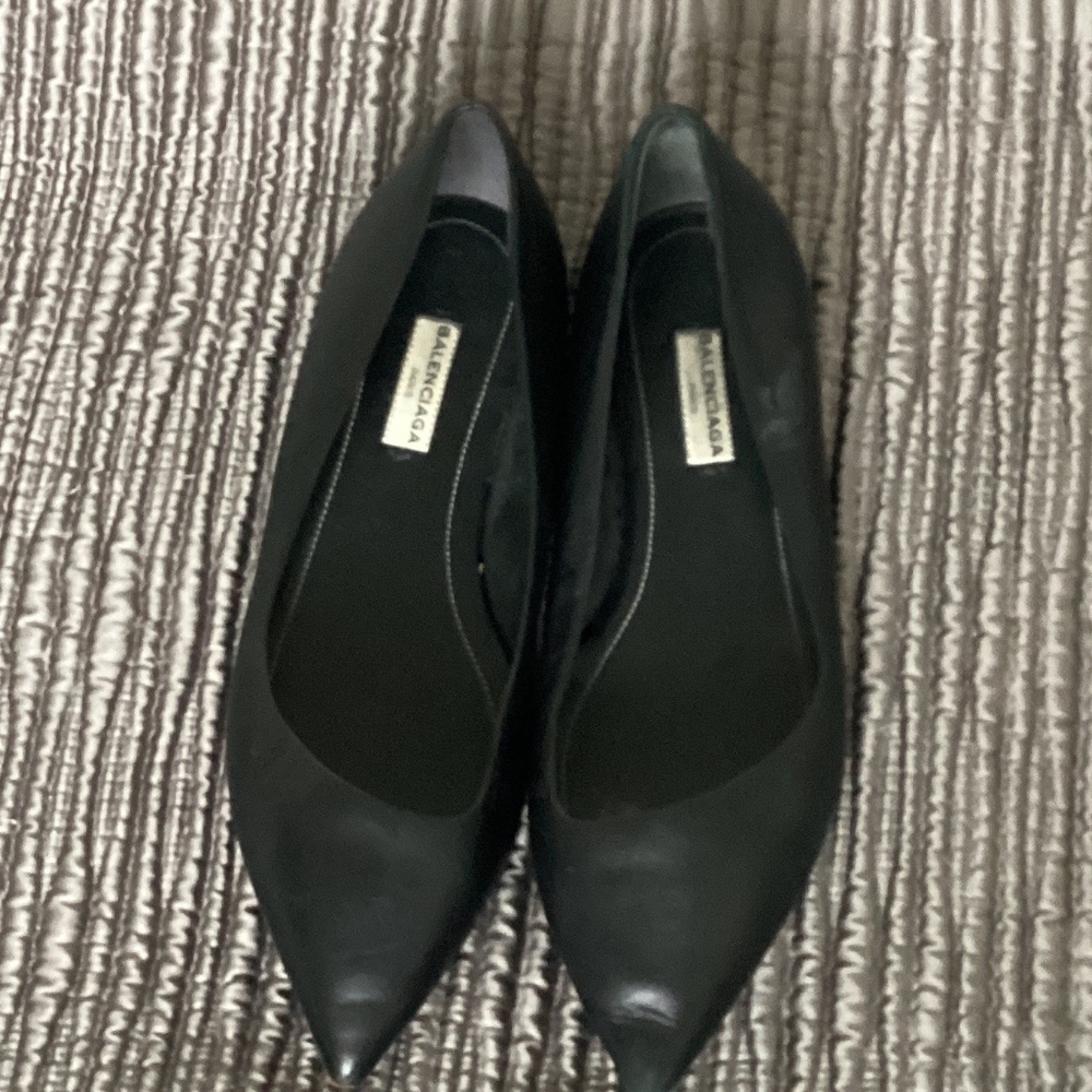 Balenciaga Black Leather Pointed Toe Flats - Size 37